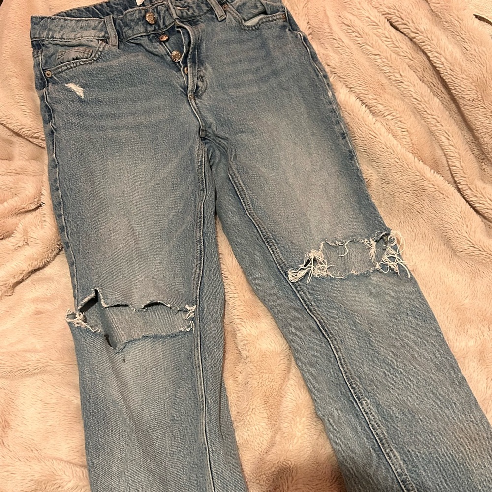 Perfect jeans to go out from garage originally got it and didn't fit quite right